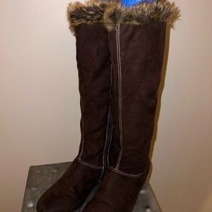 Naturalizer Soul brown flat boots with faix fur lining size 6